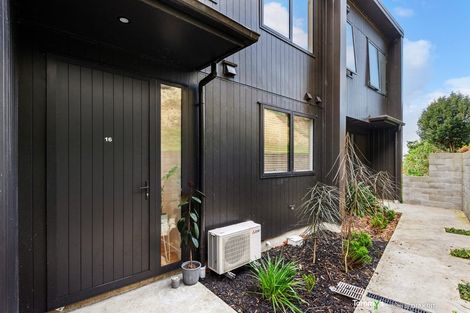 Photo of property in 16/52 High Street, Island Bay, Wellington, 6023