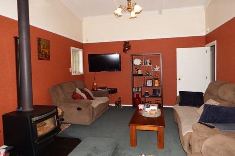 Photo of property in 1961 Parewanui Road, Parewanui, Bulls, 4894