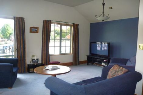 Photo of property in 49 Cedar Drive, Kelvin Heights, Queenstown, 9300