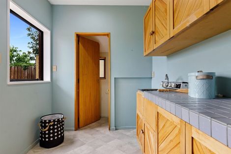 Photo of property in 5 Drayton Drive, Mount Pleasant, Christchurch, 8081