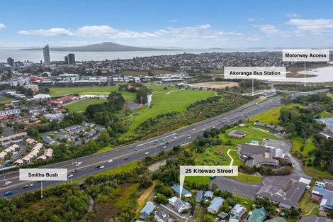 Photo of property in 25 Kitewao Street, Northcote, Auckland, 0627