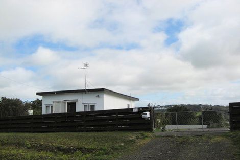 Photo of property in 31 Mcentee Road, Waitakere, Auckland, 0816