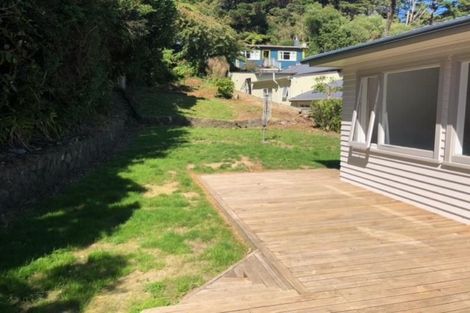 Photo of property in 142 Parkvale Road, Karori, Wellington, 6012