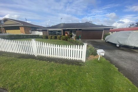 Photo of property in 7 Mark Edward Drive, Half Moon Bay, Auckland, 2012