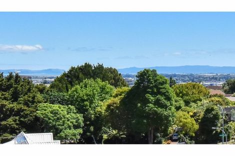 Photo of property in 7 Elsted Place, Goodwood Heights, Auckland, 2105