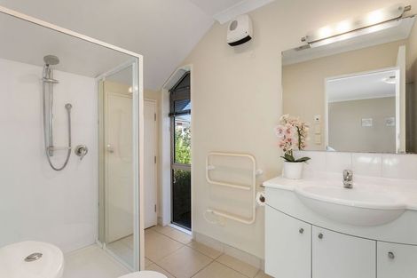 Photo of property in 5 Signal Hill Road, Mount Pleasant, Christchurch, 8081