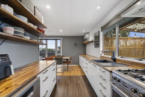 Photo of property in 28 Neal Crescent, Onekawa, Napier, 4110