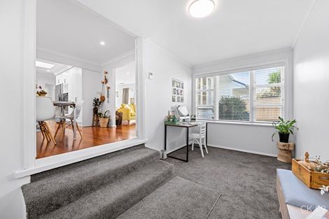 Photo of property in 5 Chilton Grove, Hutt Central, Lower Hutt, 5010