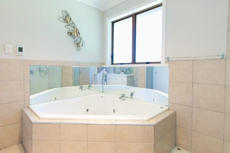 Photo of property in 4 Ries Street, Dannevirke, 4930