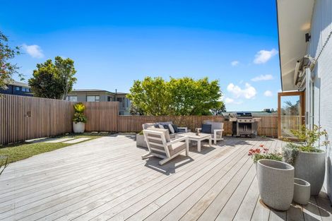 Photo of property in 5 Chevron Place, Castor Bay, Auckland, 0620