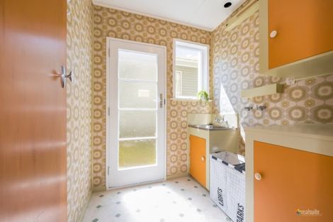 Photo of property in 225 Dowse Drive, Maungaraki, Lower Hutt, 5010