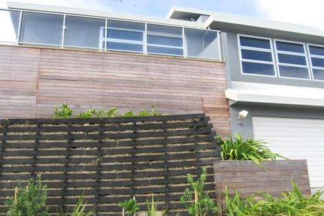 Photo of property in 1 Paratu Way, Strathmore Park, Wellington, 6022