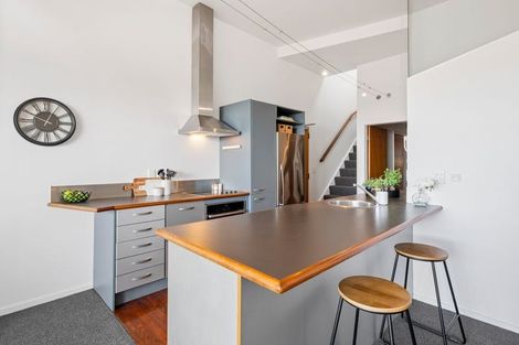 Photo of property in Metro Apartments, 12/220 Thorndon Quay, Pipitea, Wellington, 6011