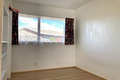 Photo of property in 30 Vintage Drive, Henderson, Auckland, 0612