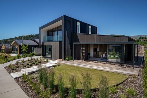 Photo of property in 16 Robrosa Street, Wanaka, 9305