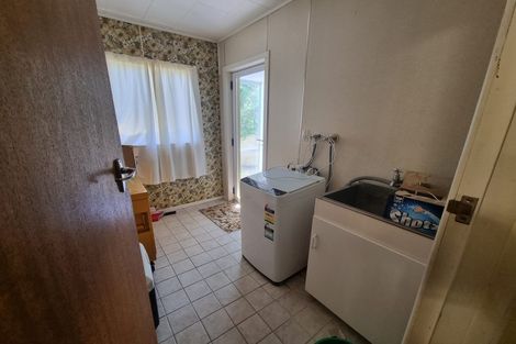 Photo of property in 102 Awanui Street, Merrilands, New Plymouth, 4312