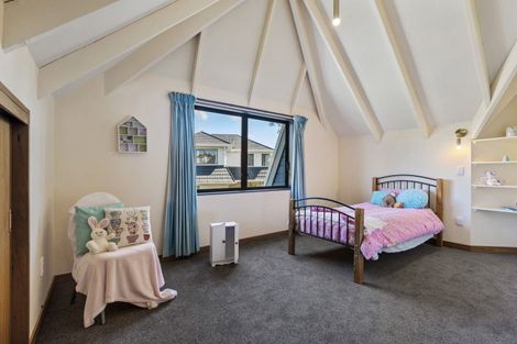 Photo of property in 17 Hind Place, Hokowhitu, Palmerston North, 4410