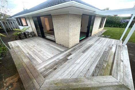 Photo of property in 2/19 Gulf Crest, Bucklands Beach, Auckland, 2012