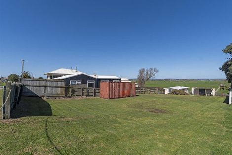 Photo of property in 98 Pukehina Parade, Pukehina, 3189