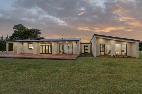 Photo of property in 66 Windsor Drive, Kirwee, Darfield, 7571