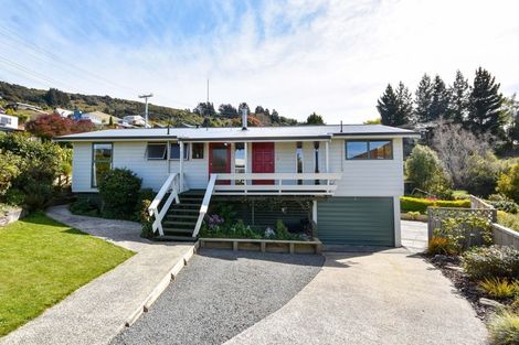 Photo of property in 14 Honeystone Street, Helensburgh, Dunedin, 9010