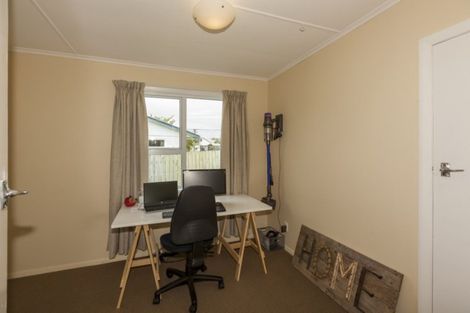Photo of property in 14 Arawhata Road, Paraparaumu, 5032