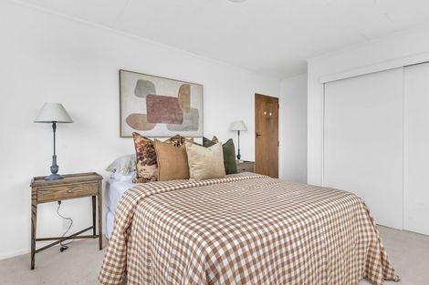 Photo of property in 3b Hunter Place, Merrilands, New Plymouth, 4312