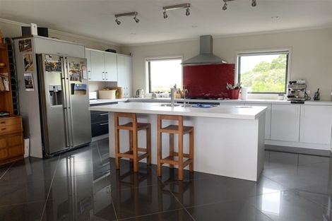 Photo of property in 26 Gavinike Place, Waimauku, 0812