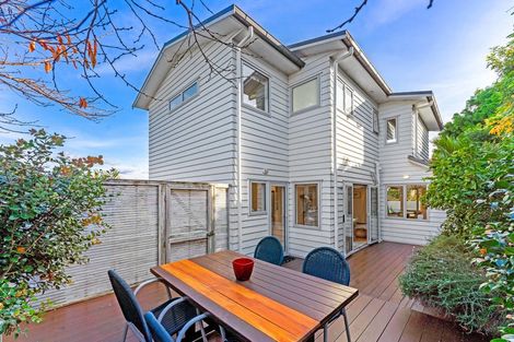 Photo of property in 18a Sylvan Park Avenue, Milford, Auckland, 0620