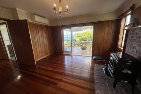 Photo of property in 41 Montgomery Avenue, Rothesay Bay, Auckland, 0630