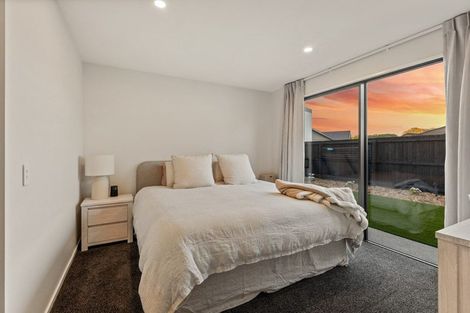 Photo of property in 27 Eminence Drive, Northwood, Christchurch, 8051