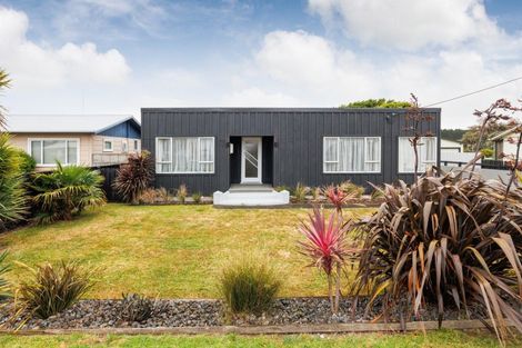 Photo of property in 55 Seabury Avenue, Foxton Beach, Foxton, 4815
