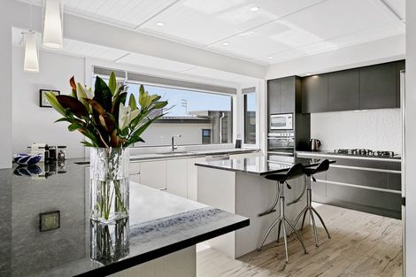 Photo of property in 12 Pukenamu Road, Rainbow Point, Taupo, 3330