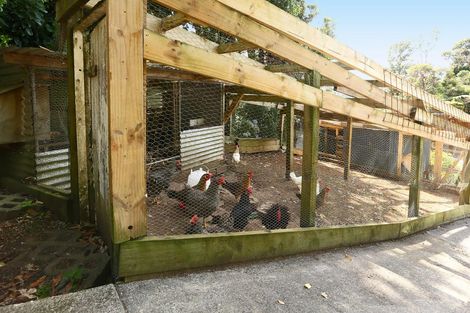 Photo of property in 166 Opanuku Road, Henderson Valley, Auckland, 0612