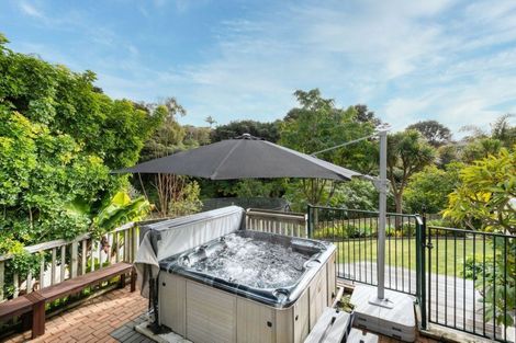 Photo of property in 35 Vermeer Place, West Harbour, Auckland, 0618