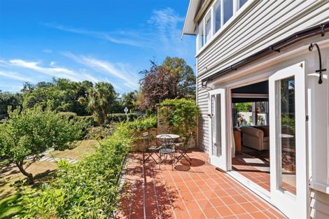 Photo of property in 56 Dyers Pass Road, Cashmere, Christchurch, 8022