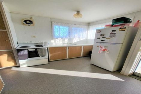 Photo of property in 4 Pomelo Road, Te Atatu South, Auckland, 0610