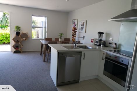 Photo of property in 129 Warren Crescent, Hillmorton, Christchurch, 8025