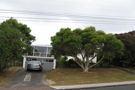 Photo of property in 3 Tonkin Drive, Sunnynook, Auckland, 0620