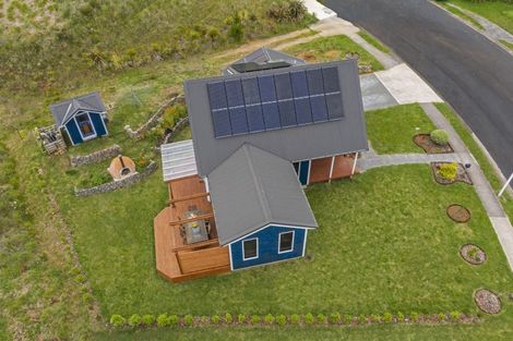 Photo of property in 3 Nikau Park, Raglan, 3225