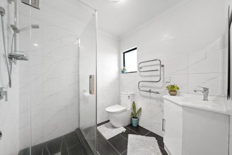 Photo of property in 4 Figtree Terrace, Goodwood Heights, Auckland, 2105