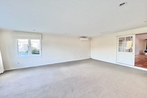 Photo of property in 76 Beach Road, Castor Bay, Auckland, 0620