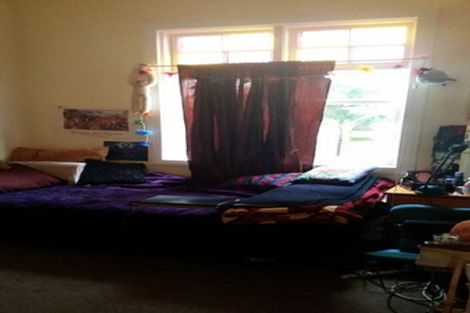 Photo of property in 60 Kelburn Parade, Kelburn, Wellington, 6012