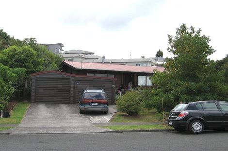 Photo of property in 124 West Harbour Drive, West Harbour, Auckland, 0618