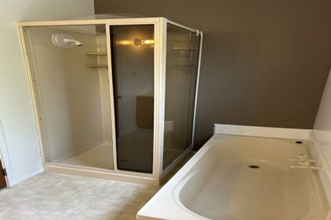 Photo of property in 2/21 Tiri Tiri Road, Birkdale, Auckland, 0626
