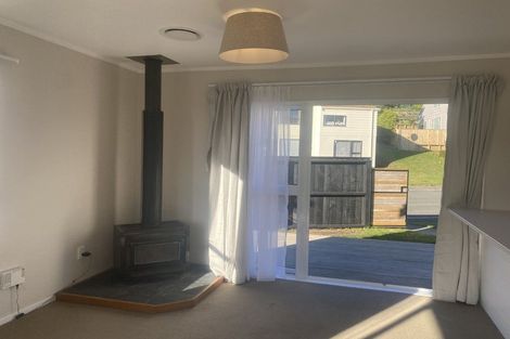 Photo of property in 22 Dominica Crescent, Grenada Village, Wellington, 6037