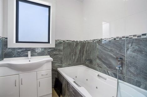 Photo of property in 33 Mary Street, Winton, 9720