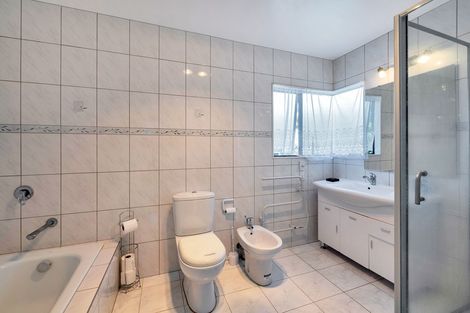 Photo of property in 2 Alcove Place, Totara Heights, Auckland, 2105