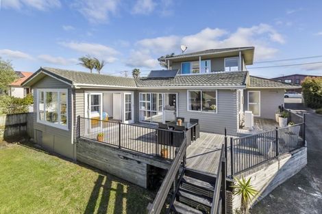 Photo of property in 764 Whangaparaoa Road, Manly, Whangaparaoa, 0930