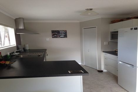 Photo of property in 6a Laredo Grove, Totara Park, Upper Hutt, 5018